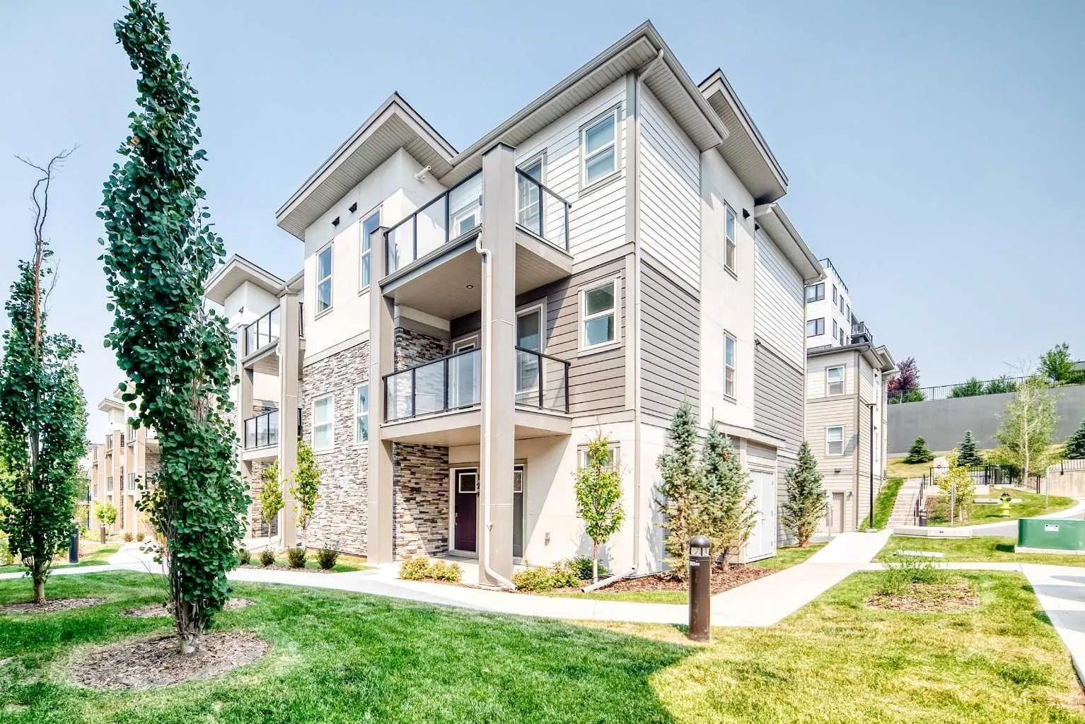 129, 2117 81 Street SW, Calgary - photo 1