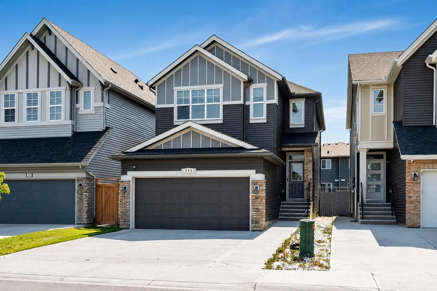 243 Savanna Lane NE, Calgary - photo 1