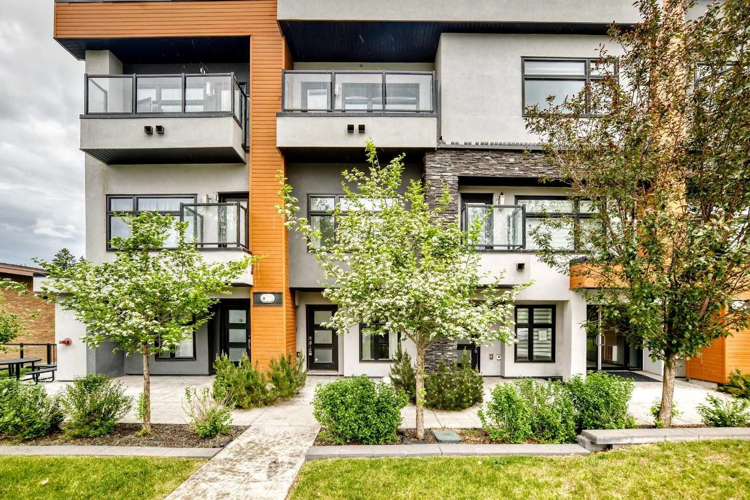 109, 1632 20 Avenue NW, Calgary - photo 1