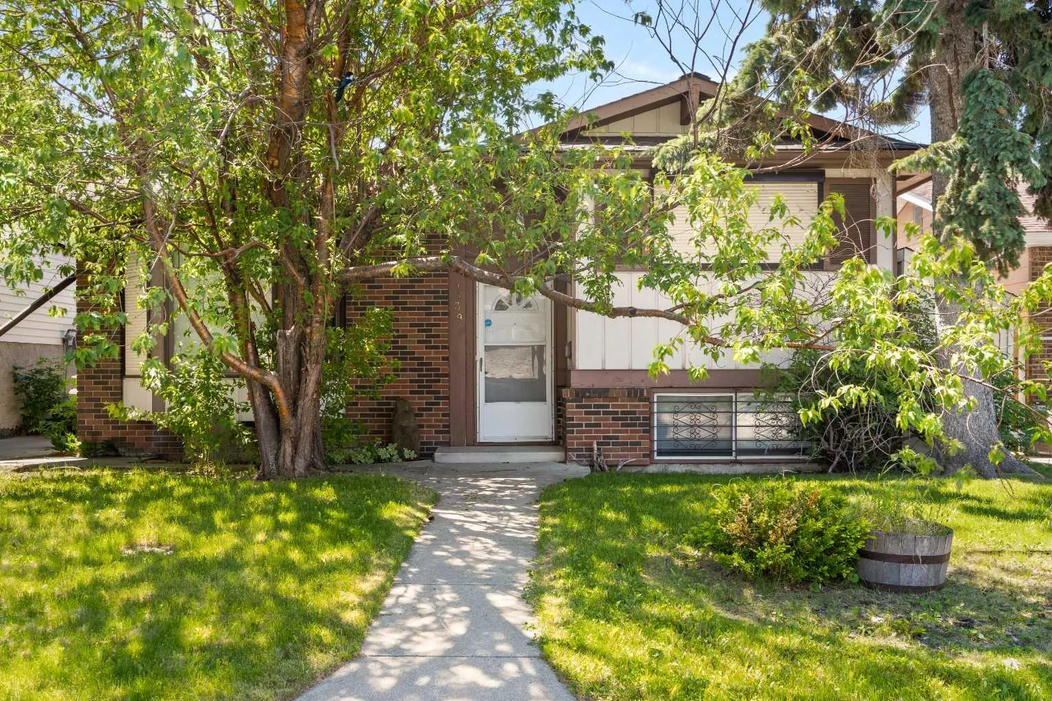 4739 Rundlewood Road NE, Calgary - photo 1