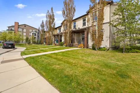 81 Copperpond Landing SE photo 5