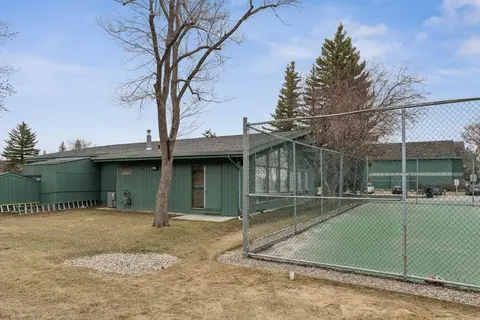 9302, 315 Southampton Drive SW photo 22