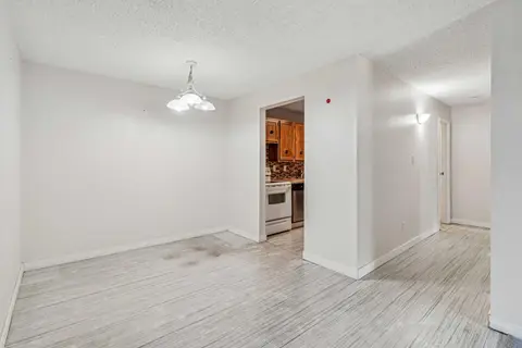 3202, 315 Southampton Drive SW photo 5