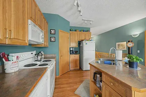 18 Prominence View SW photo 14