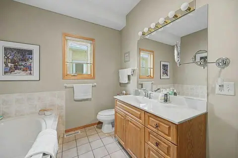 18 Prominence View SW photo 23