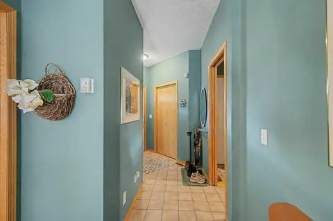 18 Prominence View SW photo 7