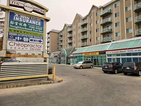 138, 1518 Centre Street NE, Calgary