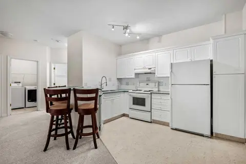 209, 777 3 Avenue SW photo 12