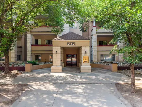 209, 777 3 Avenue SW photo 2