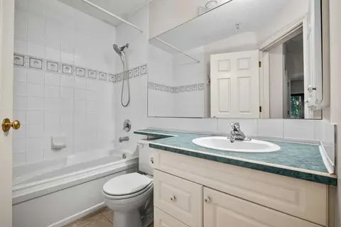 209, 777 3 Avenue SW photo 26