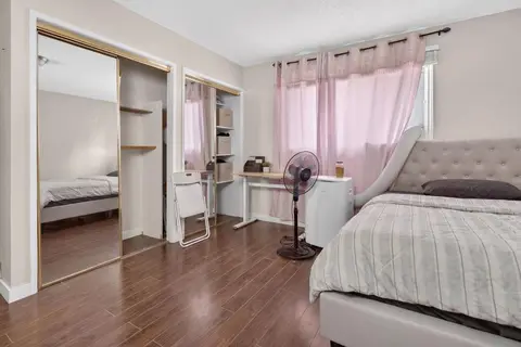 319 Rundlelawn Road NE photo 11