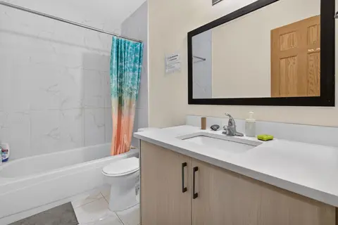 319 Rundlelawn Road NE photo 13