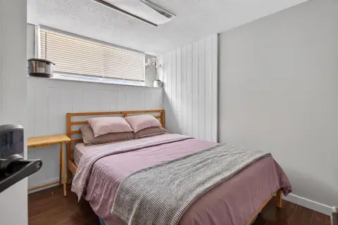 319 Rundlelawn Road NE photo 16