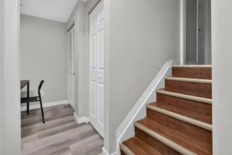 319 Rundlelawn Road NE photo 21