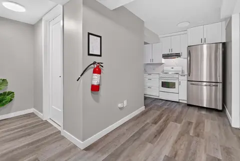 319 Rundlelawn Road NE photo 23