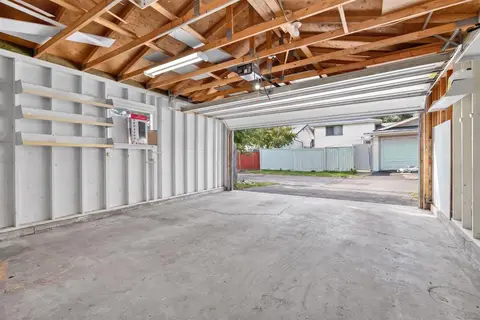 319 Rundlelawn Road NE photo 26