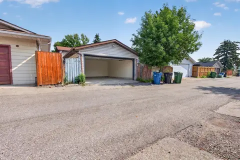 319 Rundlelawn Road NE photo 27