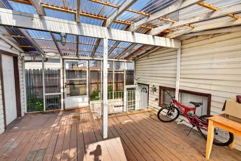 319 Rundlelawn Road NE photo 5