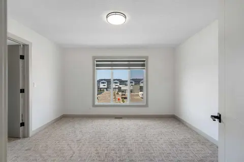 414 Corner Meadows Square NE photo 13
