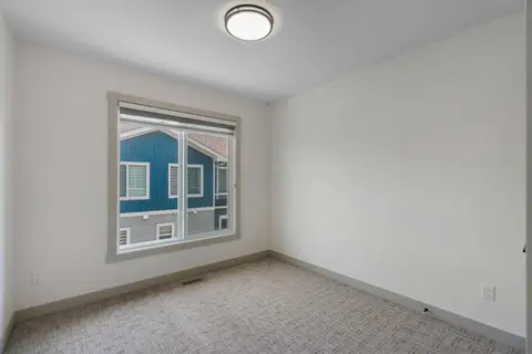 414 Corner Meadows Square NE photo 19