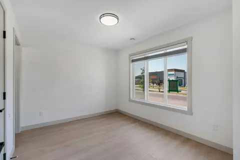 414 Corner Meadows Square NE photo 24