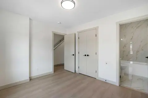 414 Corner Meadows Square NE photo 25