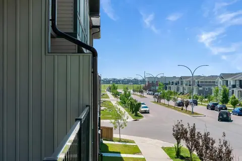 414 Corner Meadows Square NE photo 29
