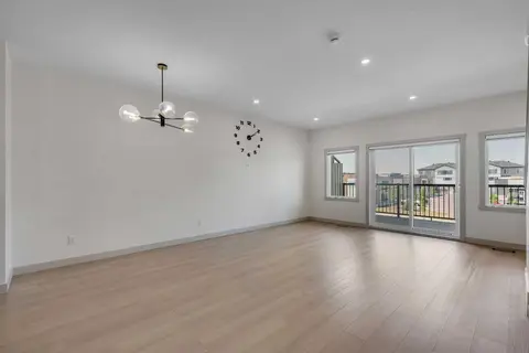 414 Corner Meadows Square NE photo 3