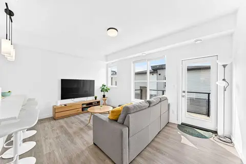 129, 2117 81 Street SW photo 7