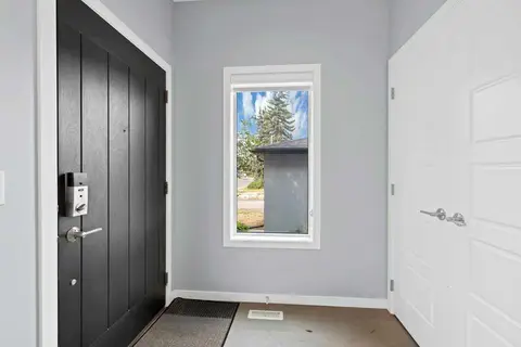 3306 2 Street NE photo 15