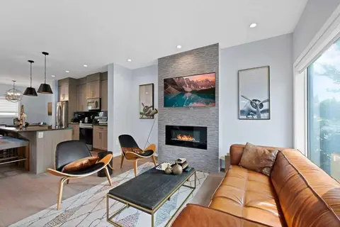 3306 2 Street NE photo 16