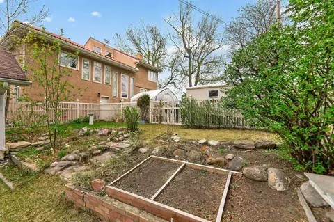 924 7A Street NW photo 17