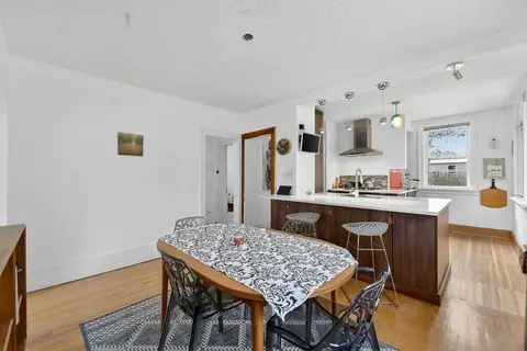 924 7A Street NW photo 5