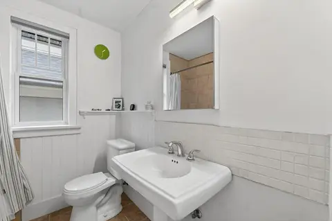 924 7A Street NW photo 8