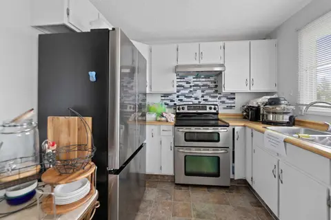 224 Faldale Close NE photo 11