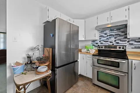 224 Faldale Close NE photo 13