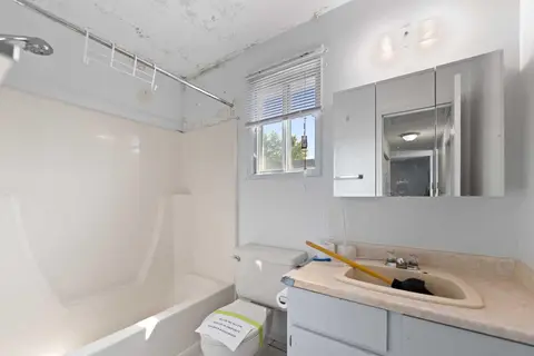 224 Faldale Close NE photo 16