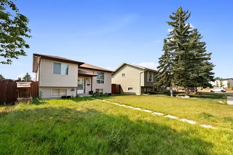224 Faldale Close NE photo 3