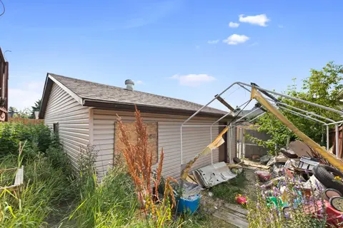 224 Faldale Close NE photo 30