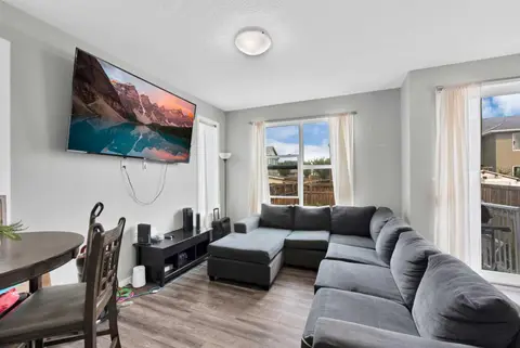 256 Auburn Glen Close SE photo 13
