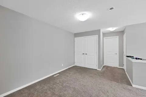 256 Auburn Glen Close SE photo 17