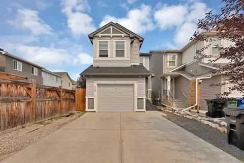 256 Auburn Glen Close SE photo 2
