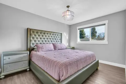 2046 33 Street SE photo 14
