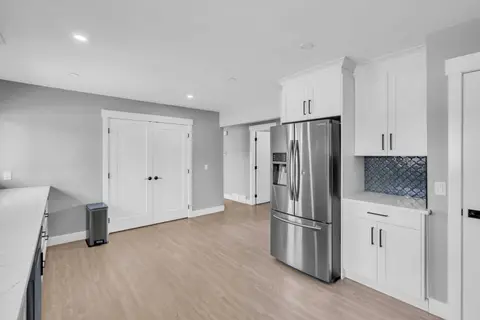 2046 33 Street SE photo 24