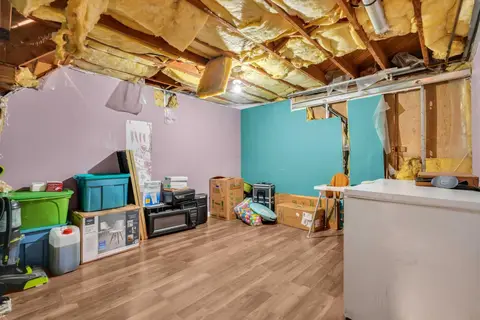 2046 33 Street SE photo 26
