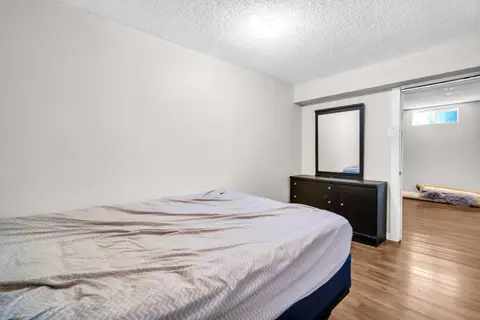 2046 33 Street SE photo 30