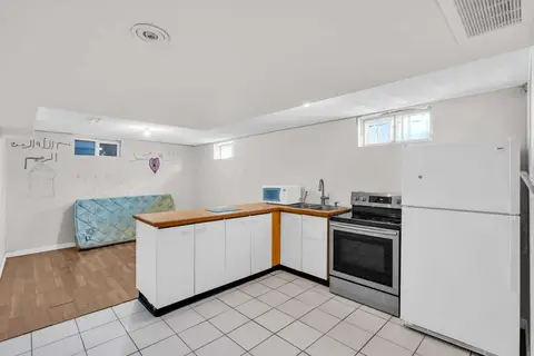 2046 33 Street SE photo 34
