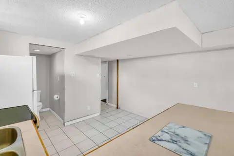 2046 33 Street SE photo 35