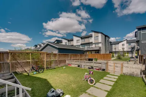 552 Redstone Drive NE photo 23