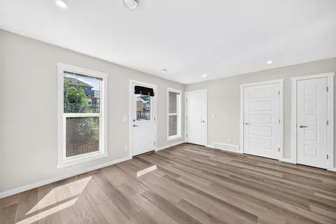 428 Cranbrook Square SE photo 11